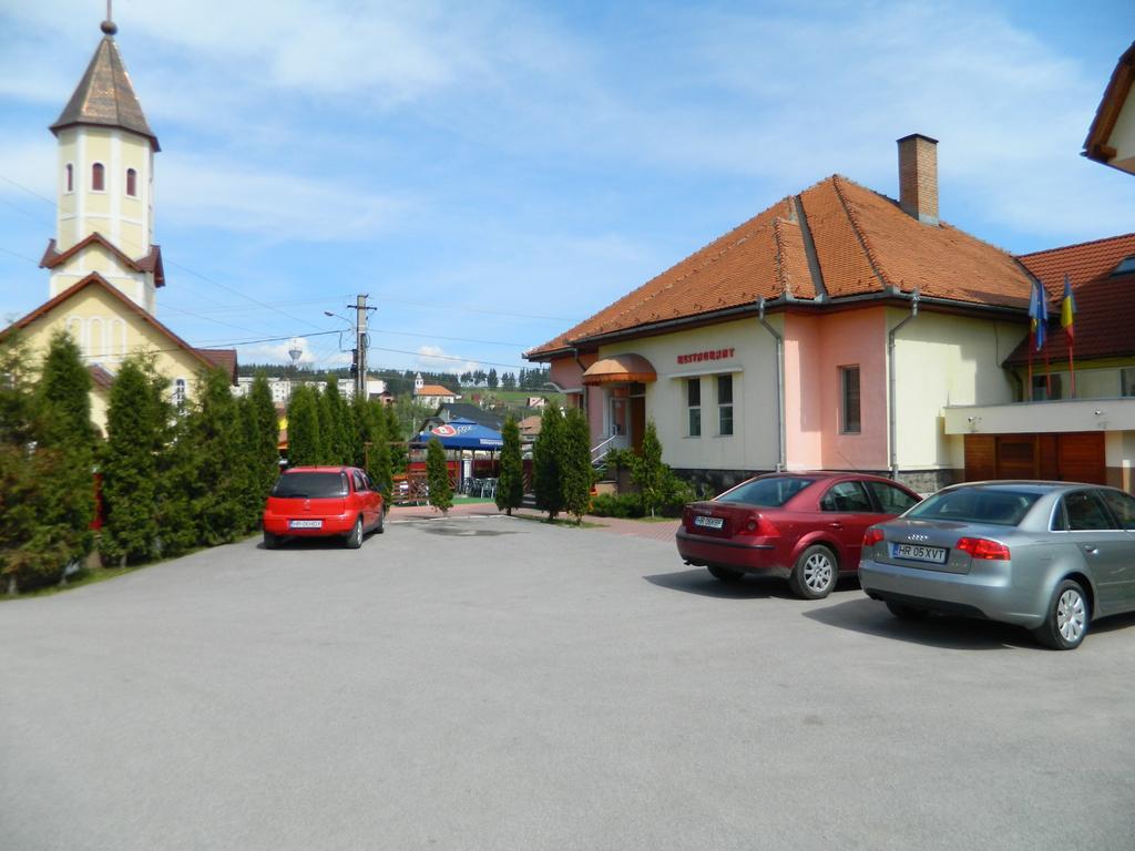 Hotel Mures Topliţa Zewnętrze zdjęcie